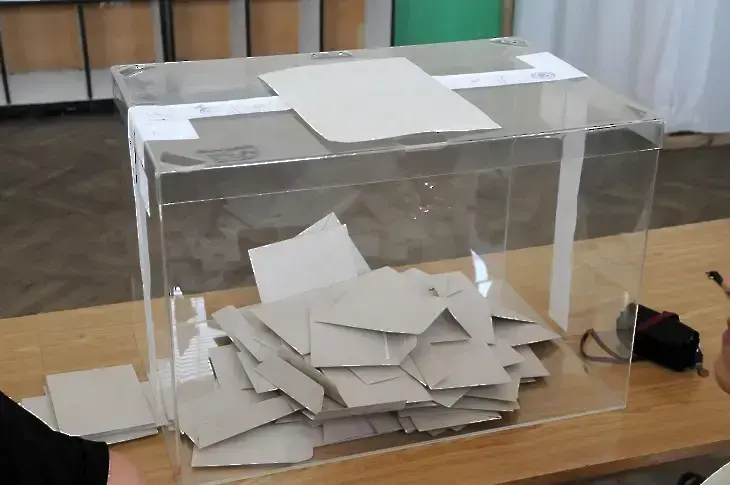 Под 9 % е избирателната активност във Варна до 11:00 ч.