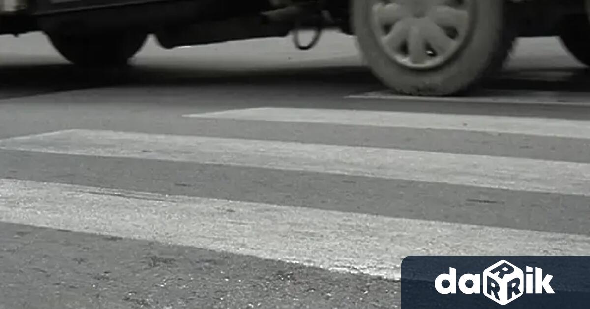 Шофьор блъсна пешеходец във Варна, след което избяга от местопроизшествието.Пострадалият