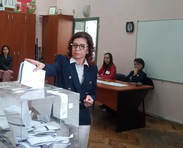 Рена Стефнова:Гласувах с надежда и вяра, че Русе най-сетне ще стане онова, което сме мечтали да бъде