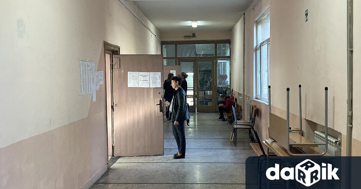 34 28 е избирателната активност в община Кюстендил към 16 00 часа Тя