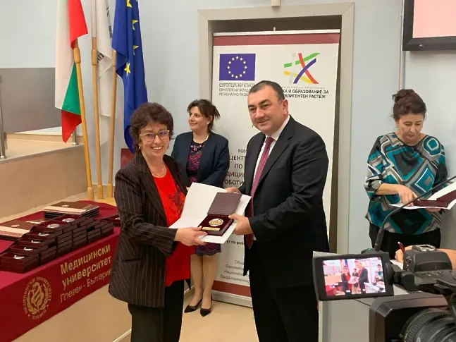 С тържествена церемония МУ-Плевен отбеляза 49 г. от създаването си/СНИМКИ/