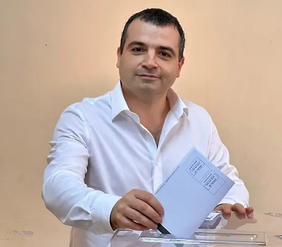 Константин Бачийски гласува в "Меден Рудник": Гласувам срещу корупция в Бургас 