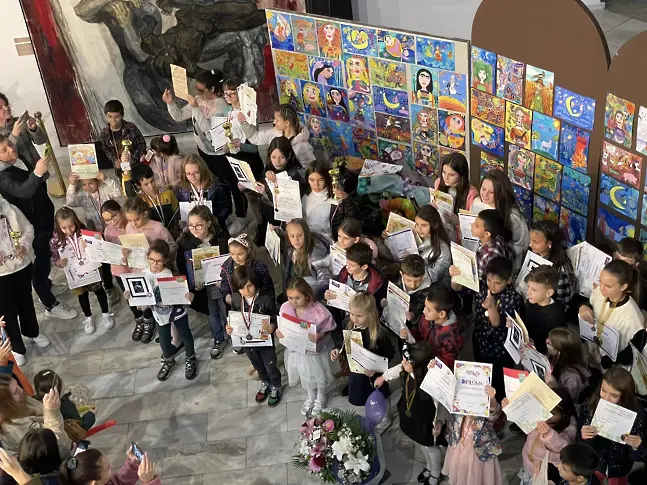 Международни детски художествени изложби и церемония за награждаване организират ХГ „Илия Бешков“ и Арт школа „Колорит“