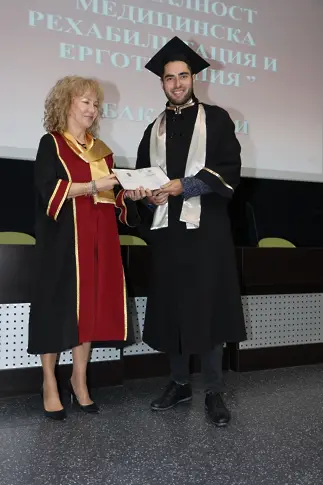 Факултет „Обществено здраве“ дипломира тържествено випуск 2023/СНИМКИ/