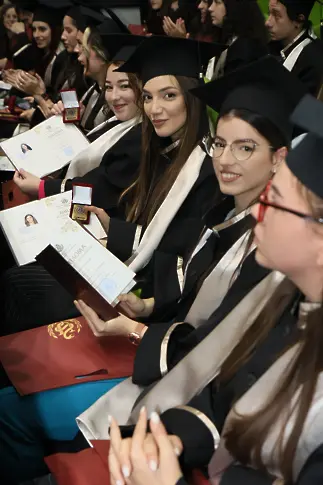 Факултет „Обществено здраве“ дипломира тържествено випуск 2023/СНИМКИ/