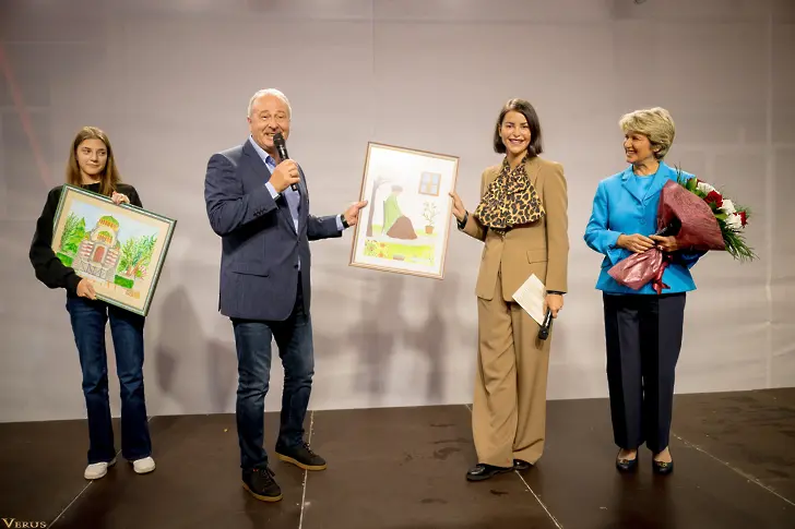 Флашмоб инициативата „Младежкият глас на Плевен” обедини десетки младежи, артисти и обществени личности 