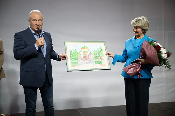 Флашмоб инициативата „Младежкият глас на Плевен” обедини десетки младежи, артисти и обществени личности 