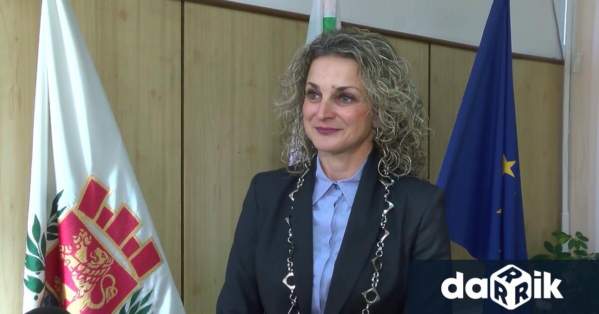 Досегашната кметица на община Брацигово Надежда Казакова от ГЕРБ запазва