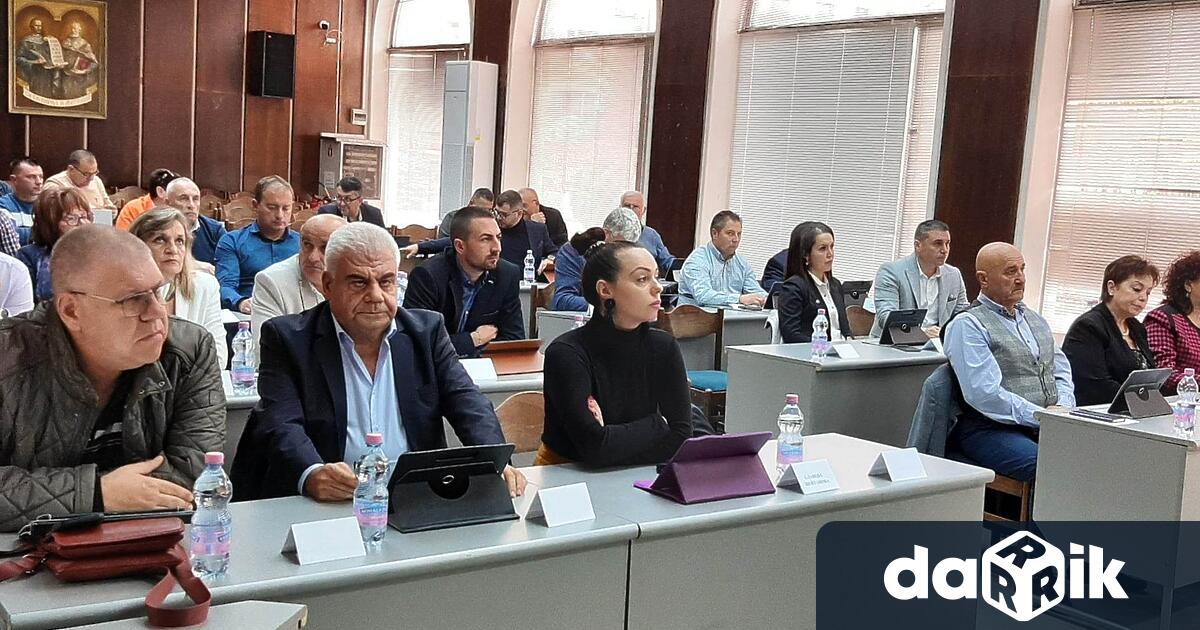 Първите заседания на новоизбраните Общински съветина четирите общини вСливенска област