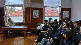 Ученици от Финансово-стопанската гимназия „Васил Левски“ в Монтана се запознаха със съдебната власт и професиите „съдия“, „прокурор“ и „следовател“