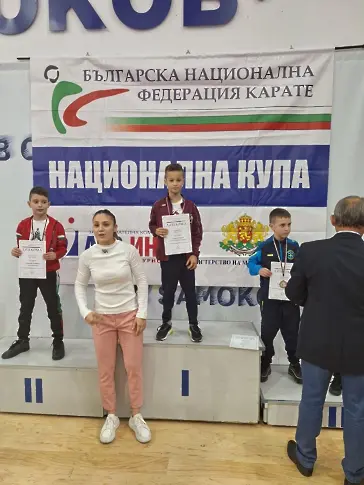 КК Мак Доналд завоюва 4 златни, 1 сребърен и 9 бронзови медала от националната купа