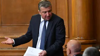 Стойнев: Трябва да се изясни дали правителството е подпомагало „Лукойл“ да нарушава дерогацията