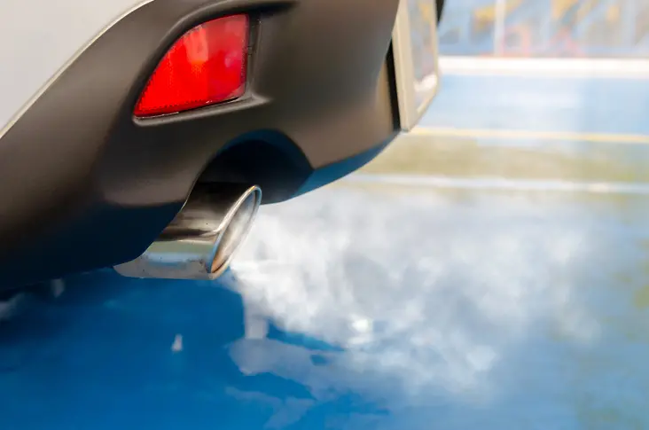 ЕС смекчава мерките срещу автомобилното замърсяване заради лобизъм?