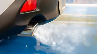 ЕС смекчава мерките срещу автомобилното замърсяване заради лобизъм?