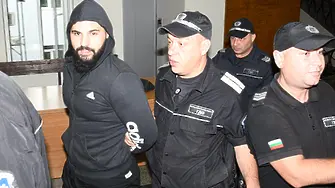 Обвиняемият за нападението над Дебора остава в ареста