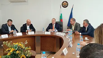 Kметовете от Пловдивска област oбсъдиха приоритетните си проекти с областния управител