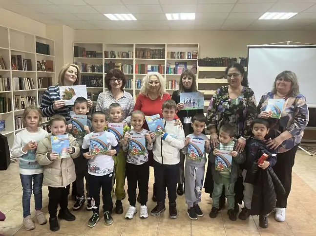 Деца гостуваха в Деня на четенето на Читалище 