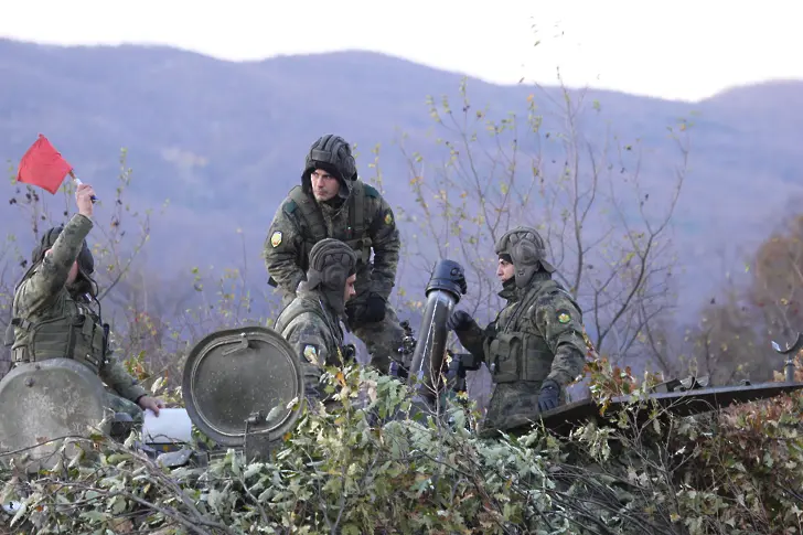 На полигон „Ново село“ български и американски военнослужещи провеждат съвместна подготовка