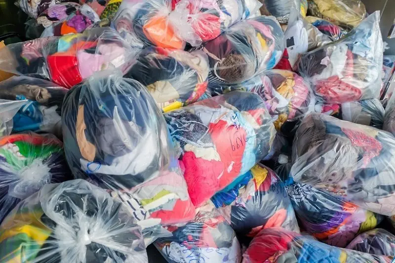 Община Мездра започва кампания за разделно събиране на стари дрехи и електрическо оборудване