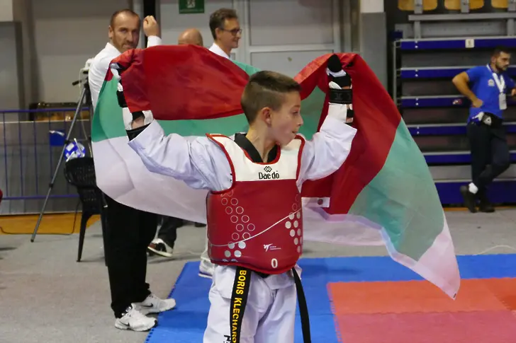 Кюстендилски отбор по Таекуондо обра златото в Сараево!