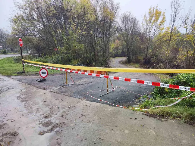 Още един мост в Царево пропадна (снимки)
