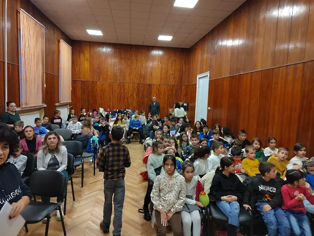 Празник на поезията, музиката и изобразителното изкуство в  ОУ „Валери Петров“