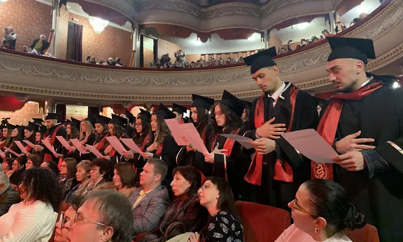 129 абсолвенти на МУ-Плевен получиха дипломите си на тържествена церемония
