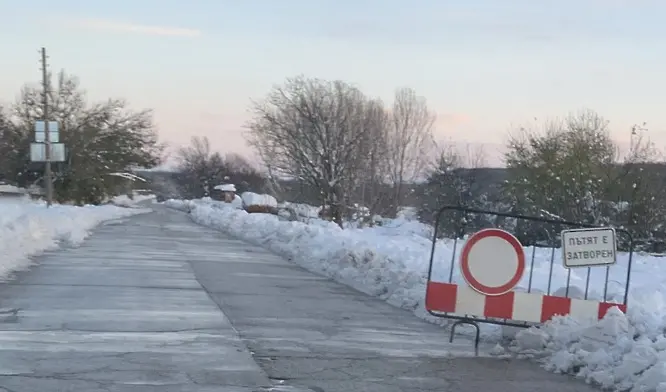 След падналия сняг в края на миналата седмица продължават проблемите в три плевенски общини