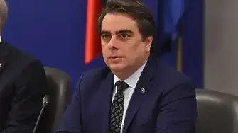Според Асен Василев здравният министър трябва ”да подаде оставка, а не да прави циркове”