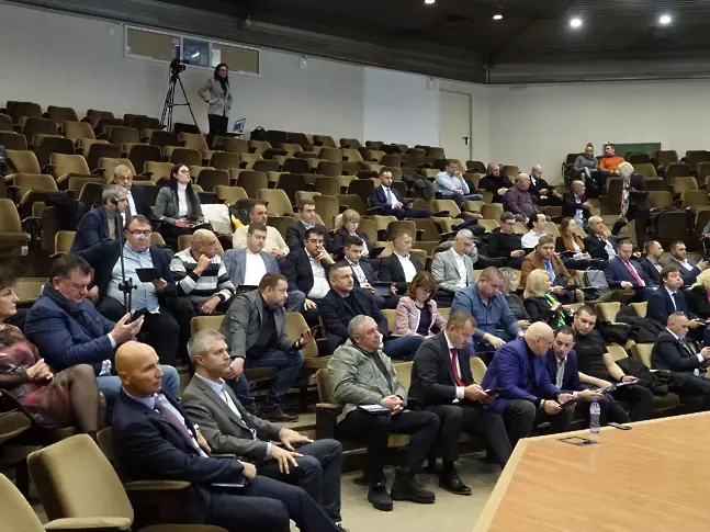 ПП-ДБ и ГЕРБ няма да имат най-големите групи в Общинския съвет във Варна
