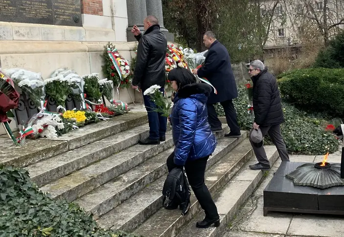 Плевен отбеляза 146 години от Плевенската епопея - 1877 г./СНИМКИ/