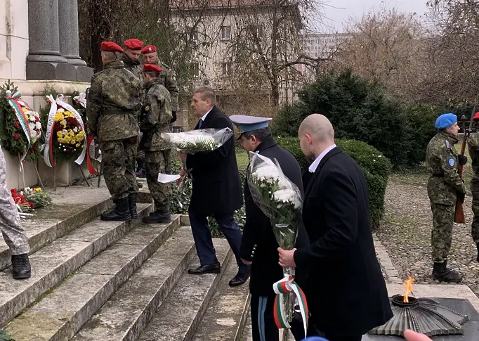 Плевен отбеляза 146 години от Плевенската епопея - 1877 г./СНИМКИ/