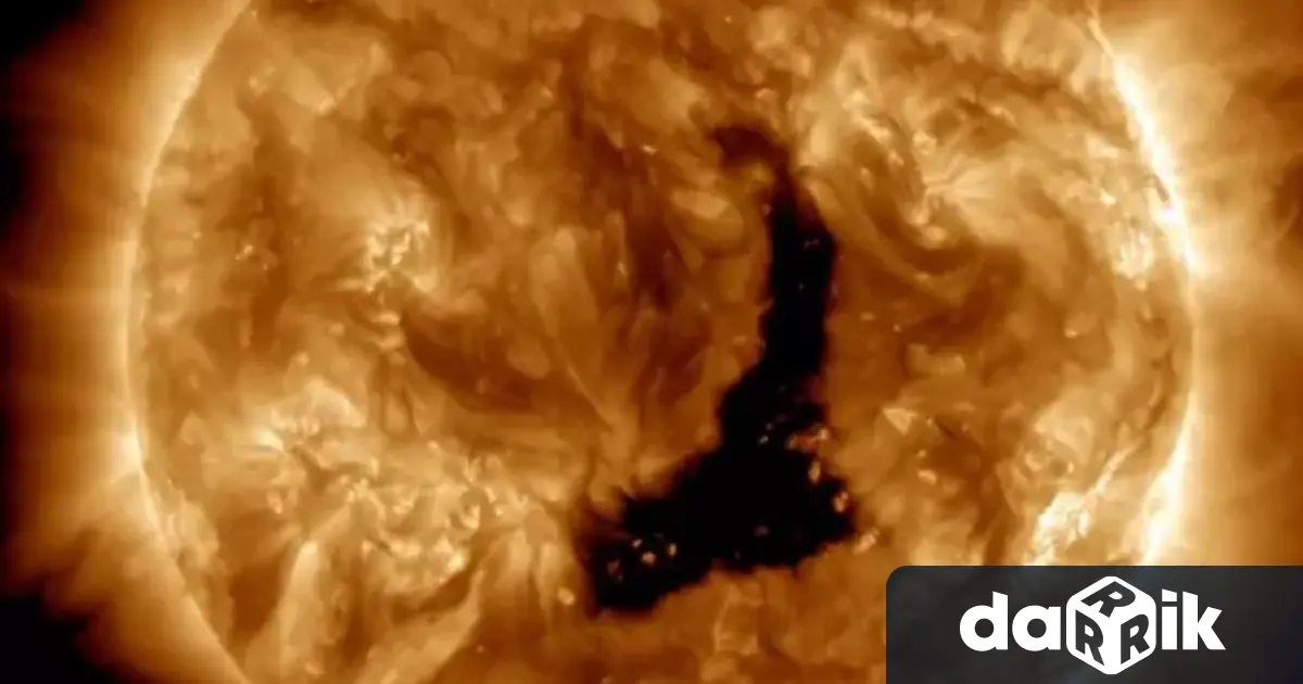 Учените откриха голяма аномалия в Слънцето - дупка, разположена по