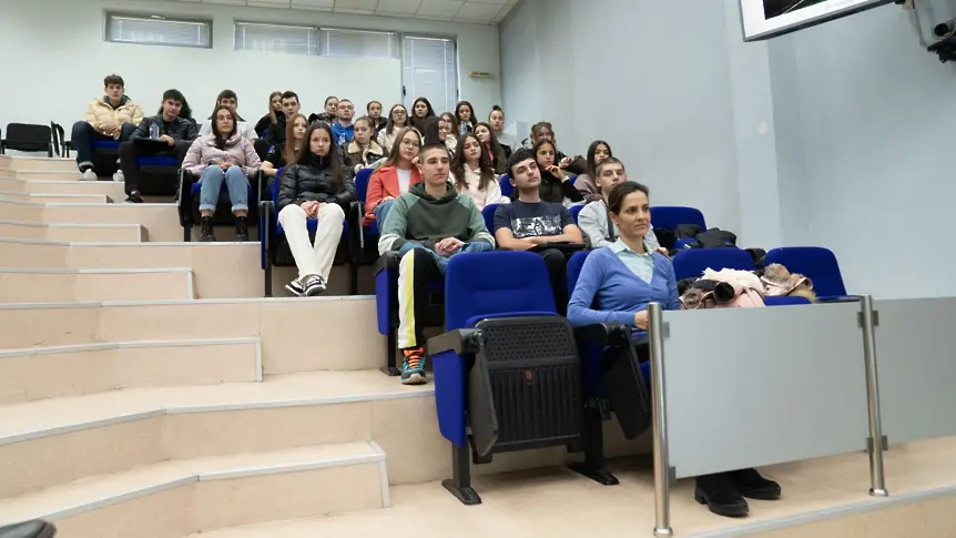 Ден на отворените врати в Центъра за компетентност с ученици от СУ „Иван Вазов“ – Плевен/СНИМКИ/