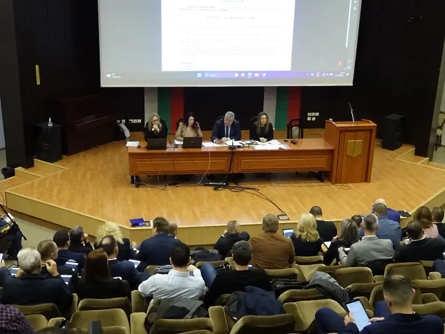 „Възраждане” взе 5 комисии в Общинския съвет във Варна, ПП-ДБ и „Алтернативата” – по 4