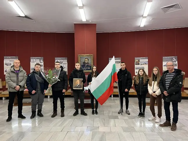 СО „Данаил Попов“ се включи в отбелязването на 146 г. от Плевенската епопея