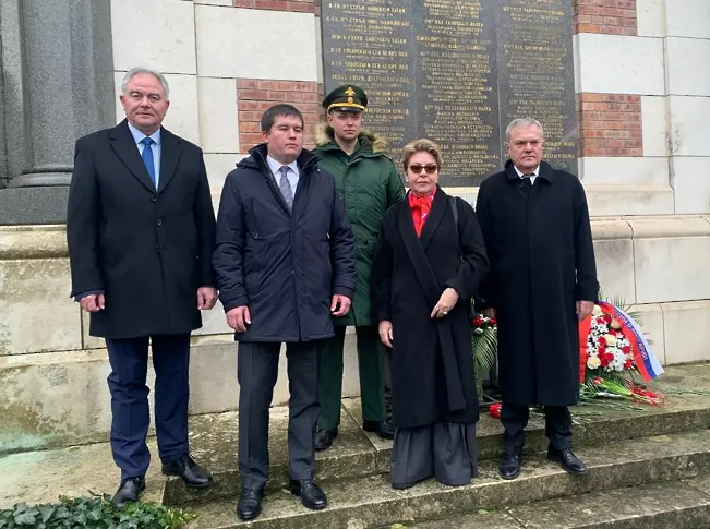 В Плевен и Пордим, посланиците на Русия и Беларус у нас почетоха загиналите воини в Руско-турската война