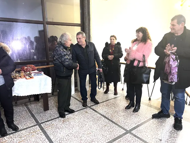 Изложба Живопис на Крум Данов откриха в град Левски