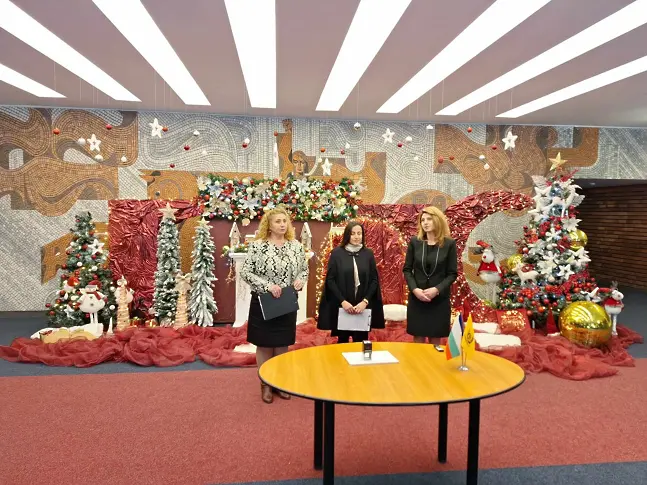 В употреба е нова пощенска марка със сградата на Сливенската митрополия