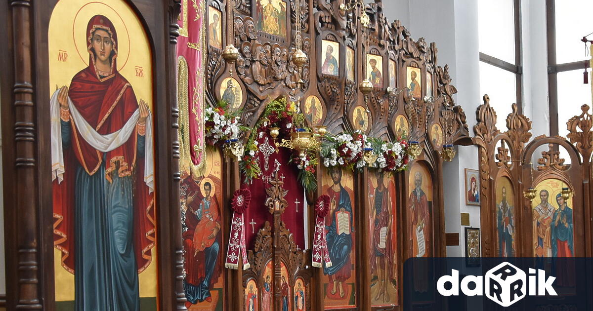 На 13 ти декември църквата отдава почит на Светите мъченици Евстратий