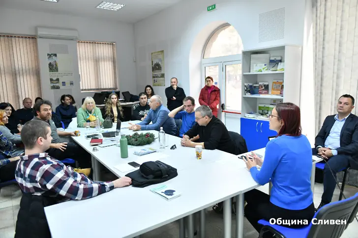 Въвеждат седем споделени маршрута в Природен парк „Сините камъни“