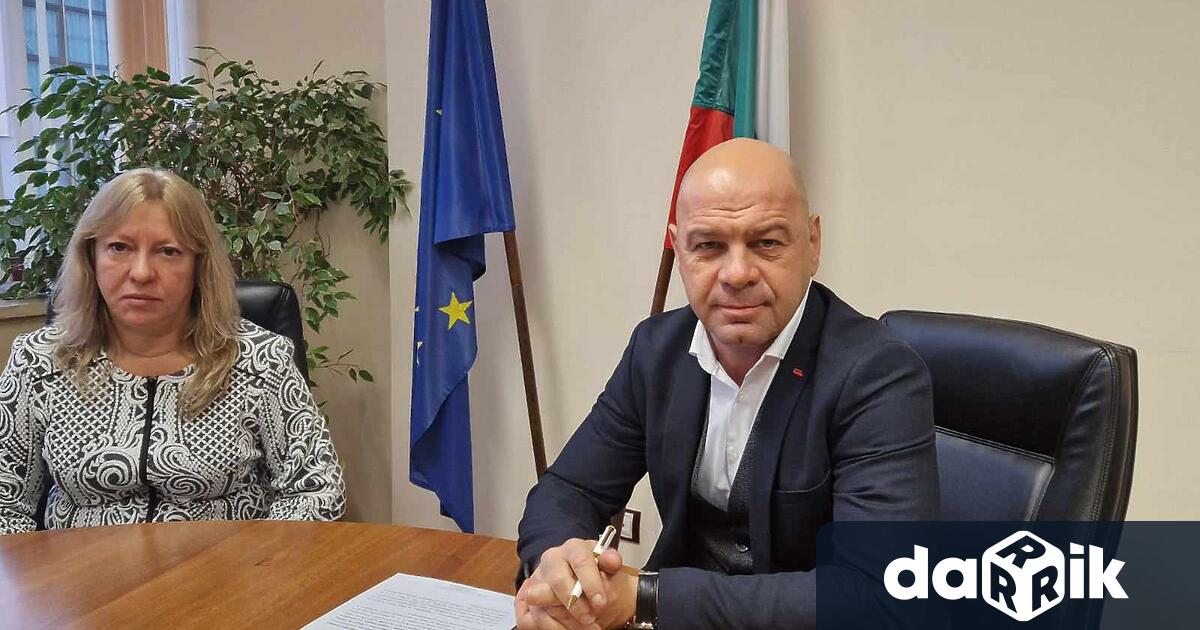 Кметът на Пловдив Костадин Димитров подписа днес в МРРБ споразумение