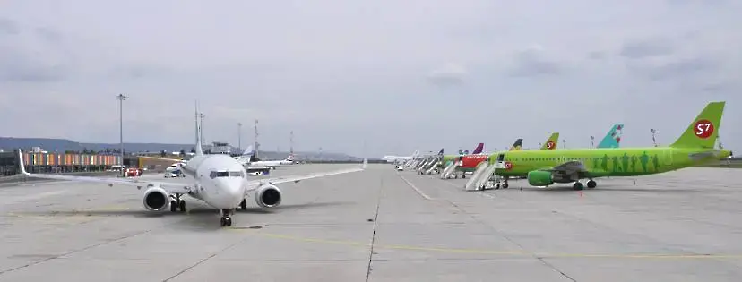Близо 4 милиона пътници обслужени на летищата във Варна и Бургас 