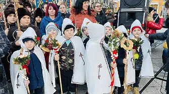Враца с рекорден брой участници в Коледарското шествие