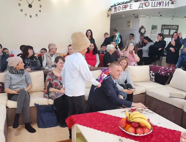 Приятели и дарители бяха гости на коледен празник на децата от шестте Центъра за настаняване от семеен тип в Плевен