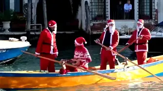  Дядоколедовци сменят шейните с гондоли по каналите на Венеция