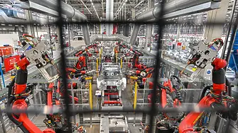 Робот на Tesla нападна инженер във фабриката на компанията в Тексас