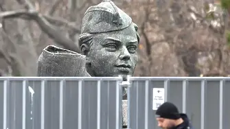 София, Рига, Киев: Съветските паметници падат един след друг