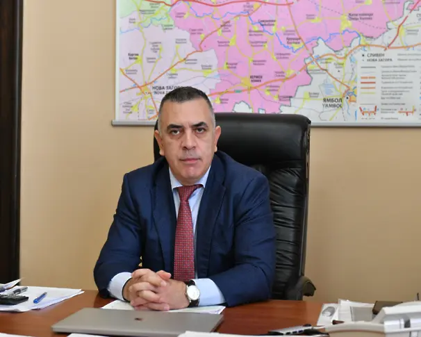 Кметът Стефан Радев пожелава светли празници на жителите на Община Сливен