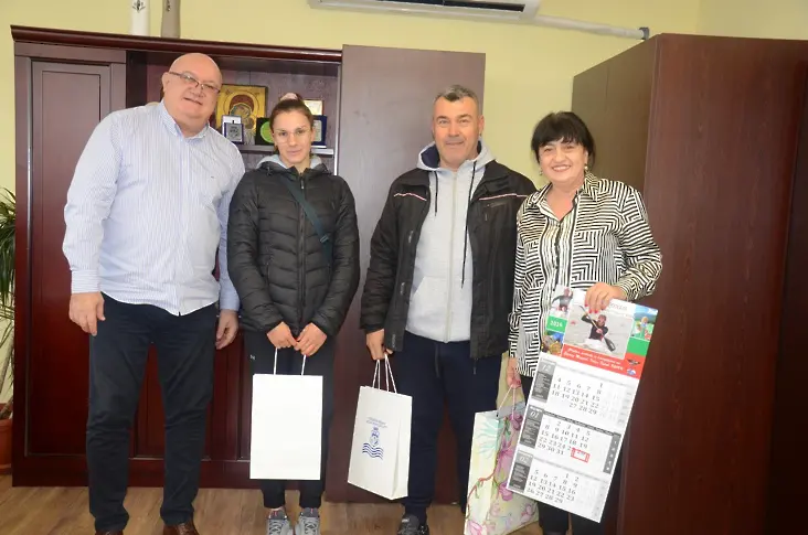Кметът на Община Видин  поздрави  Йоана Георгиева за получения „Спортен Икар“